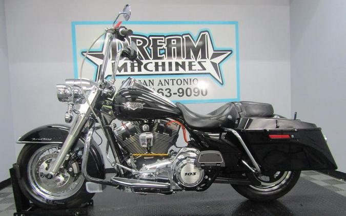 2011 Harley-Davidson® FLHRC - Road King® Classic