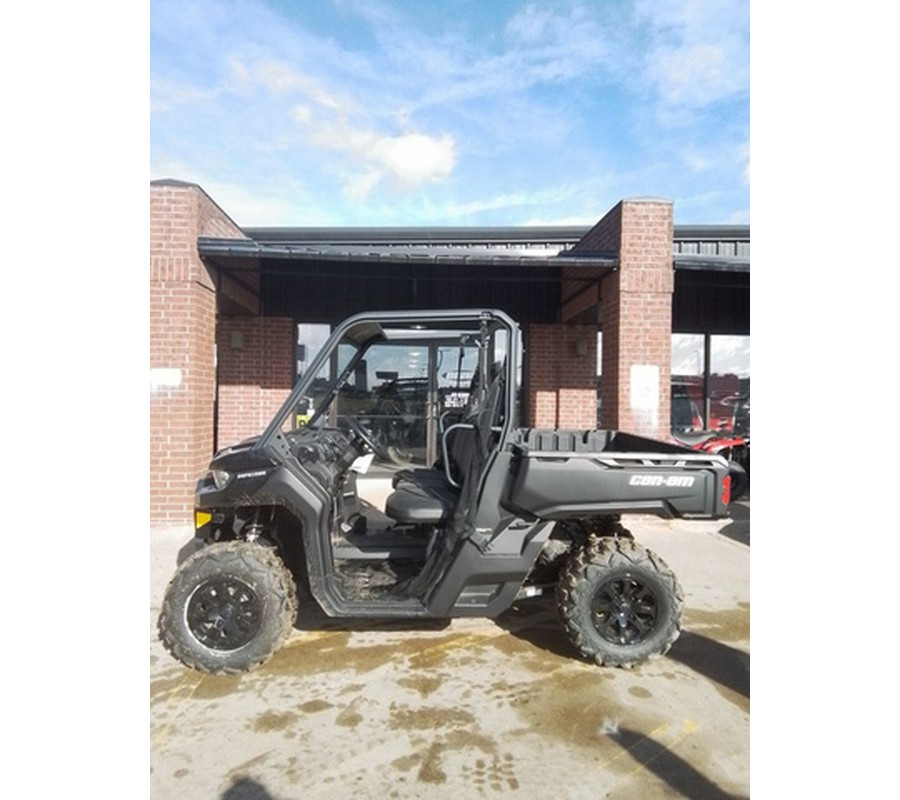 2023 Can-Am Defender DPS HD9 Timeless Black