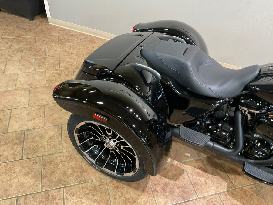 2024 Harley-Davidson Road Glide 3 Vivid Black FLTRT