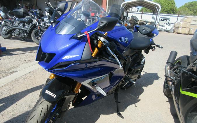 2025 YAMAHA YZF-R7
