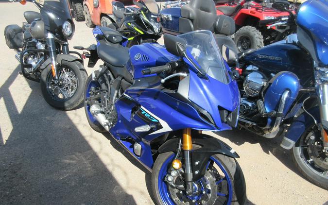 2025 YAMAHA YZF-R7