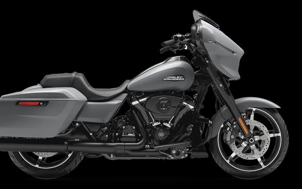 2024 Harley-Davidson® Street Glide® Atlas Silver Metallic - Black Finish