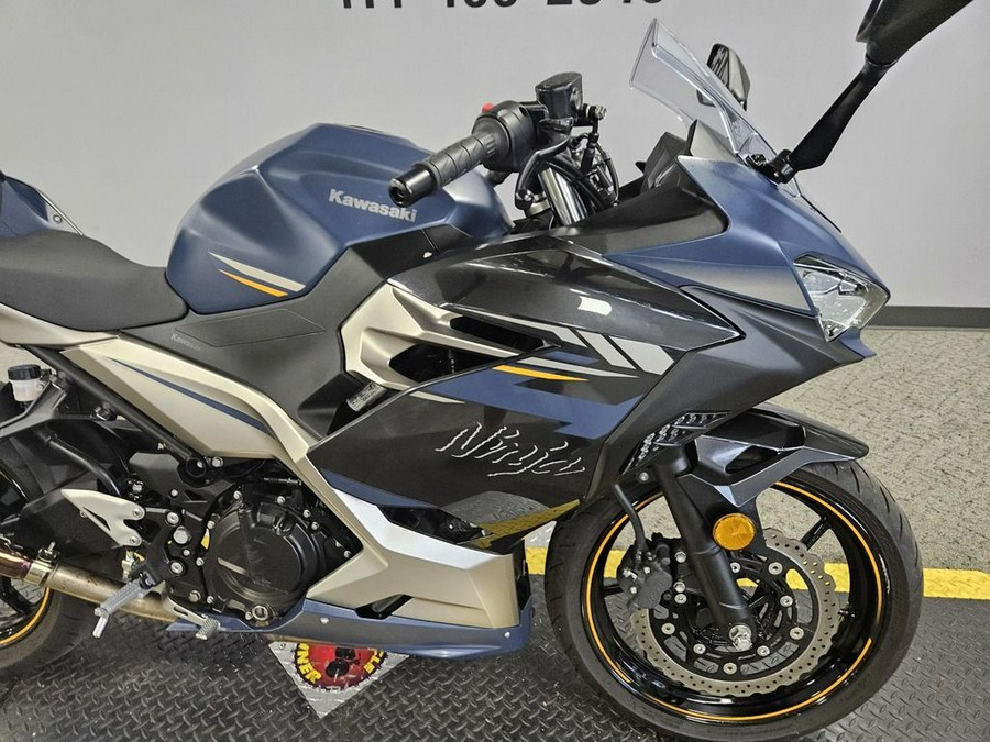 2023 Kawasaki Ninja® 400 Base