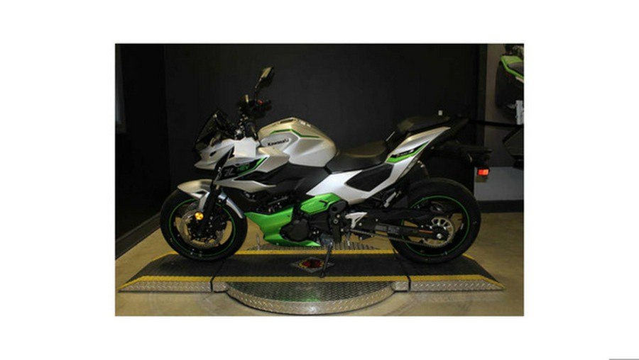 2024 Kawasaki Z7 Hybrid ABS