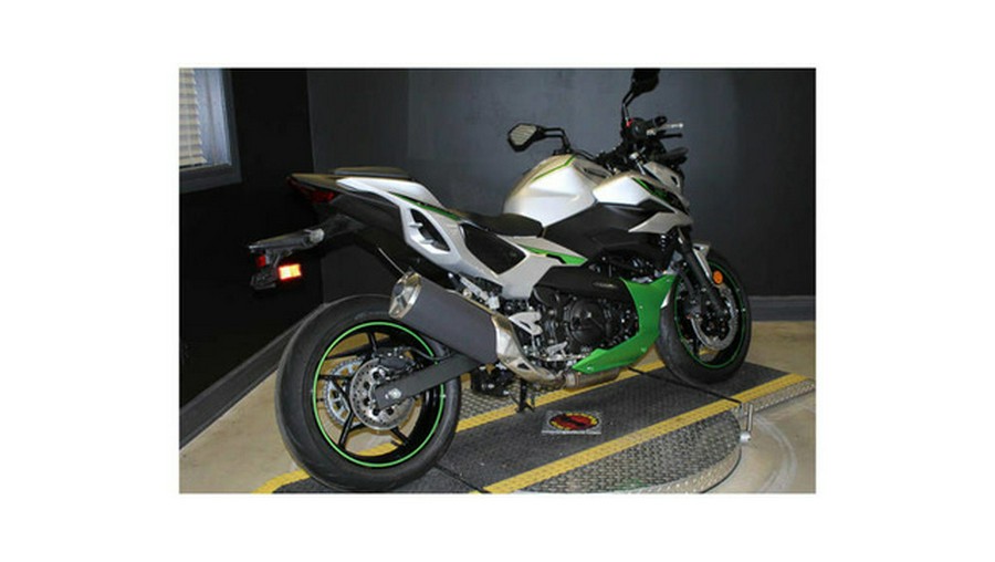 2024 Kawasaki Z7 Hybrid ABS