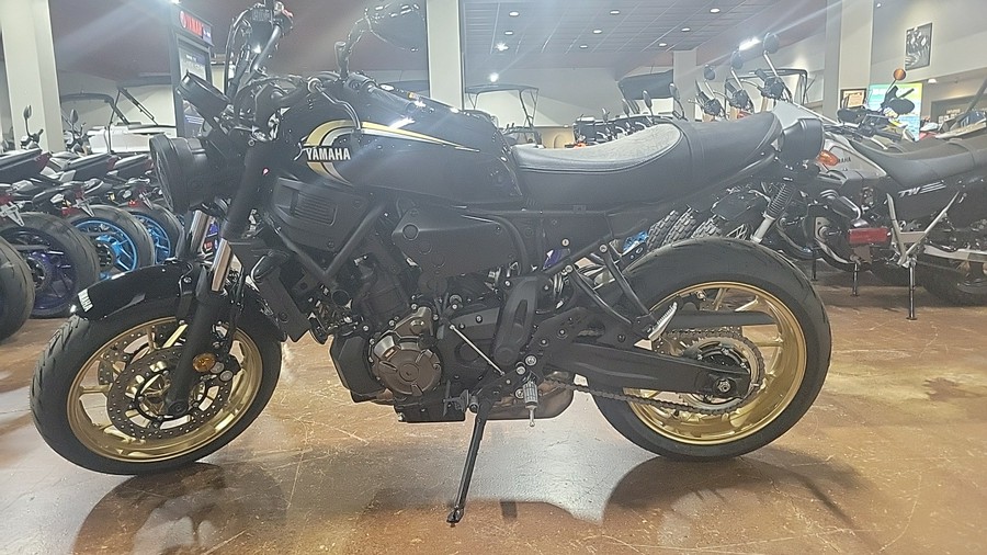 2025 Yamaha XSR700SB
