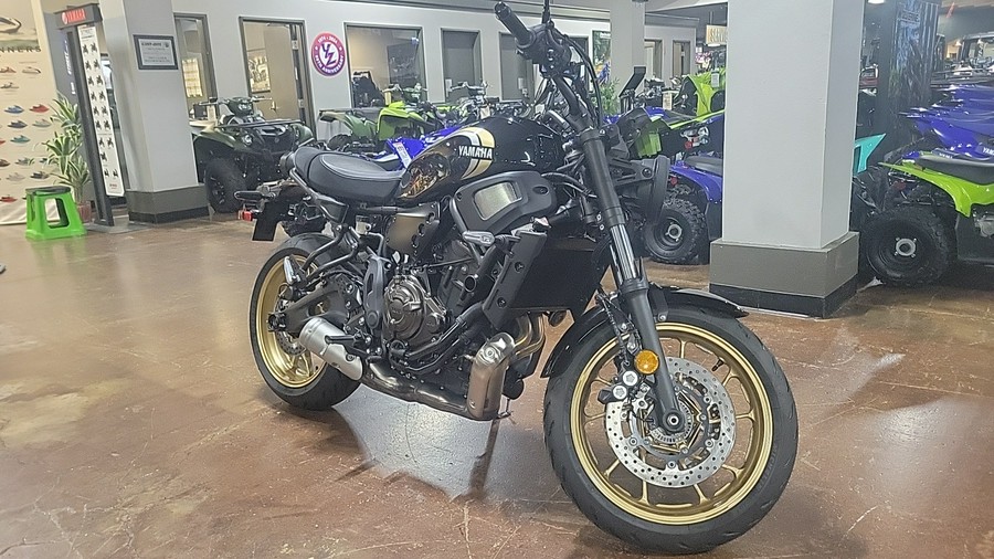 2025 Yamaha XSR700SB