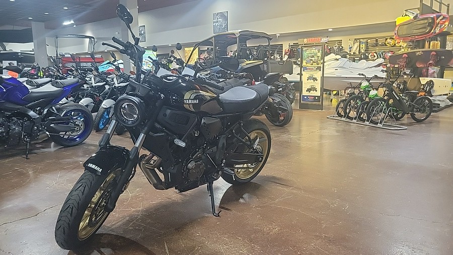 2025 Yamaha XSR700SB