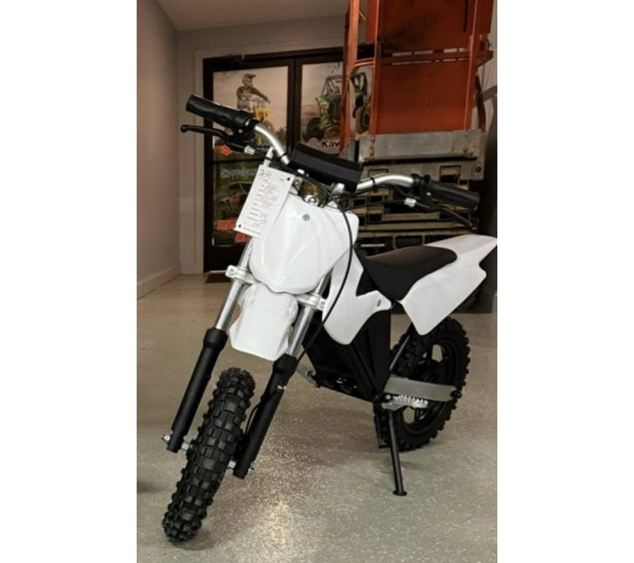 2024 Kayo EKMB60 WITH CHOICE OF COLORED DECAL KIT