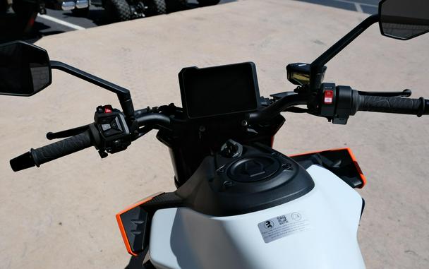2027 KTM 990 DUKE