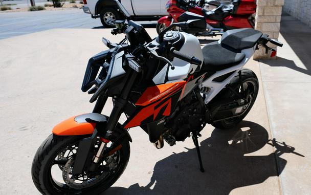 2027 KTM 990 DUKE
