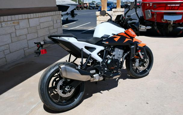 2027 KTM 990 DUKE