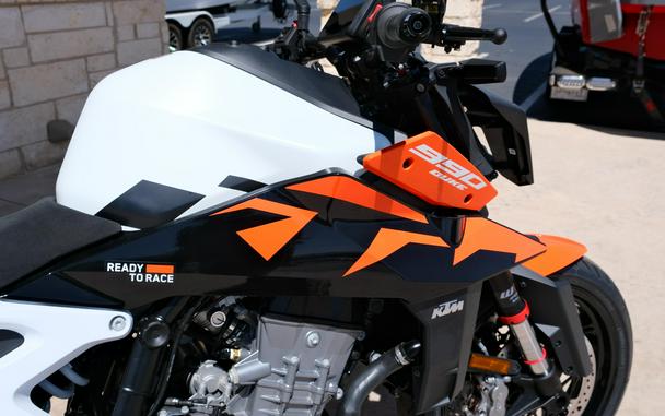 2027 KTM 990 DUKE