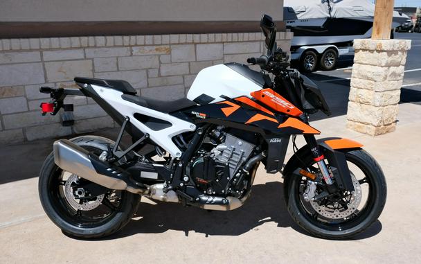 2027 KTM 990 DUKE