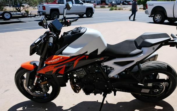2027 KTM 990 DUKE