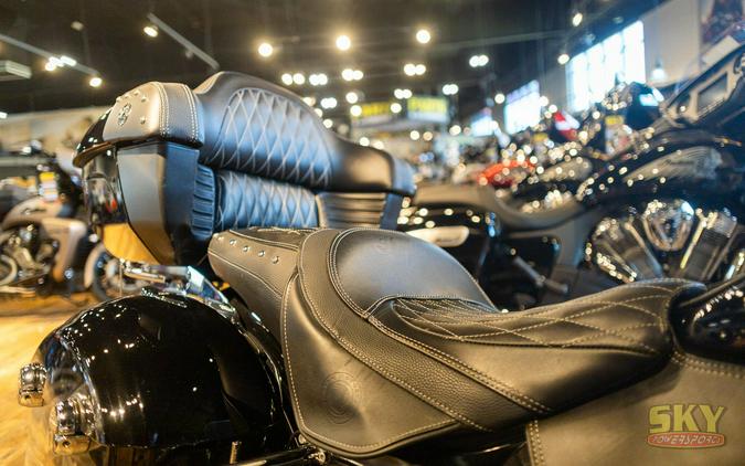 2017 Indian Motorcycle ROADMASTER THUNDER BLK 49ST Base