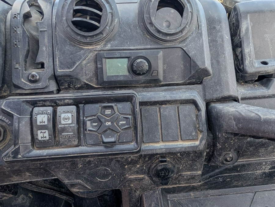 2022 Can-Am Defender Limited CAB HD10