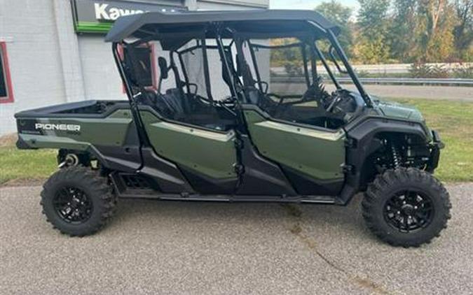 2023 Honda Pioneer 1000-6 Deluxe Crew