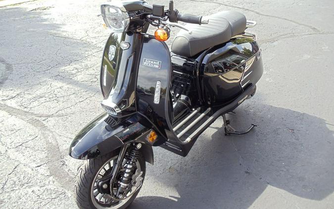 2025 Genuine Scooter Co Grand Prix 300s