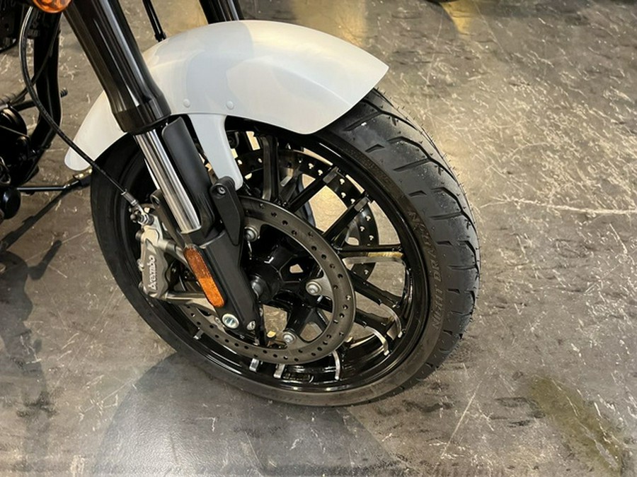 2024 Indian Sport Chief Ghost White Metallic Smoke