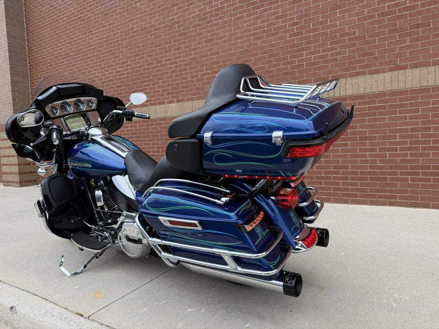 2015 Harley-Davidson® Ultra Limited Low Superior Blue