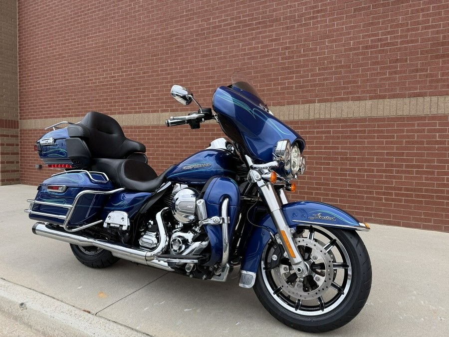 2015 Harley-Davidson® Ultra Limited Low Superior Blue