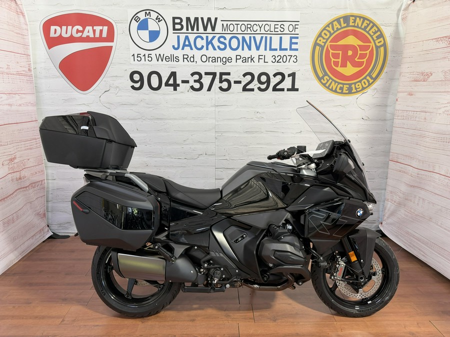 2026 BMW R 1300 RT AUTOSHIFT TRIPLE BLACK PACKAGE