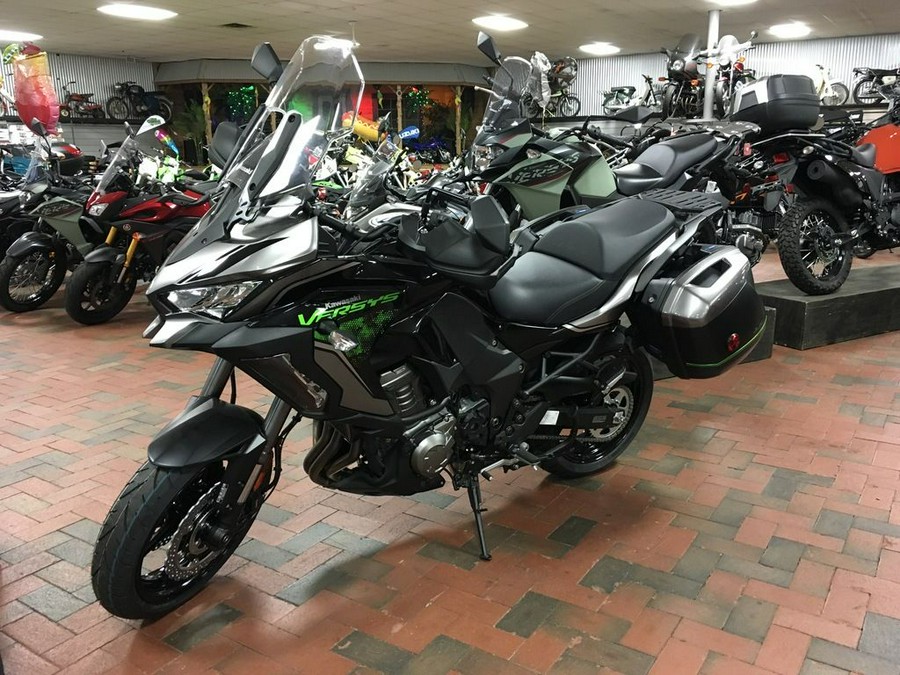 2023 Kawasaki Versys® 1000 SE LT+