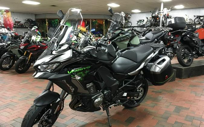 2023 Kawasaki Versys® 1000 SE LT+