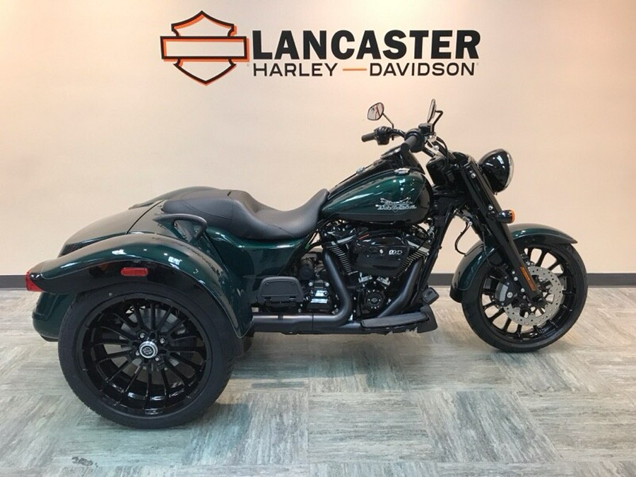 2024 Harley-Davidson Freewheeler Alpine Green / Vivid Black FLRT