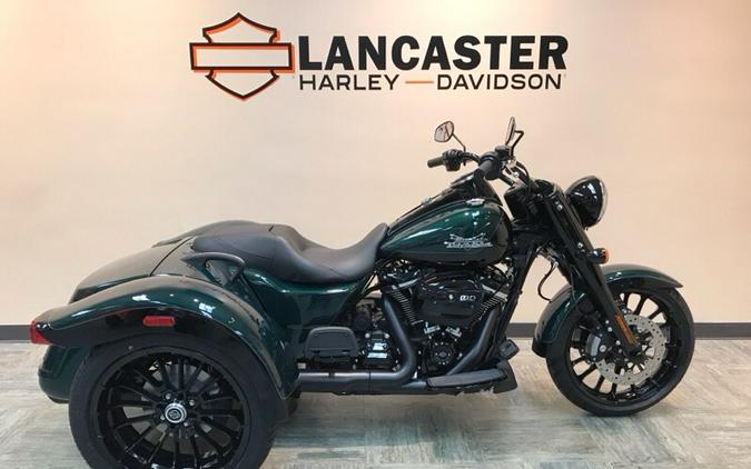 2024 Harley-Davidson Freewheeler Alpine Green / Vivid Black FLRT