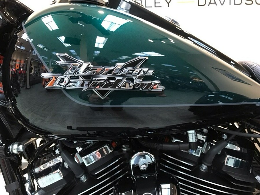 2024 Harley-Davidson Freewheeler Alpine Green / Vivid Black FLRT