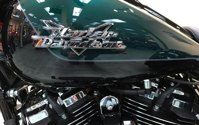 2024 Harley-Davidson Freewheeler Alpine Green / Vivid Black FLRT