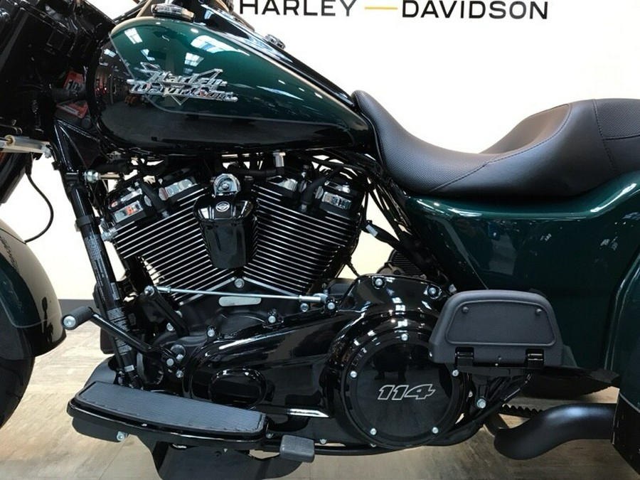 2024 Harley-Davidson Freewheeler Alpine Green / Vivid Black FLRT