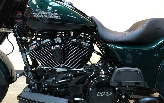 2024 Harley-Davidson Freewheeler Alpine Green / Vivid Black FLRT