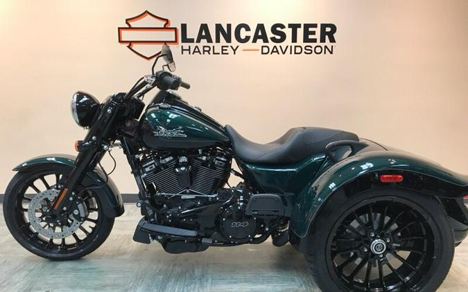 2024 Harley-Davidson Freewheeler Alpine Green / Vivid Black FLRT