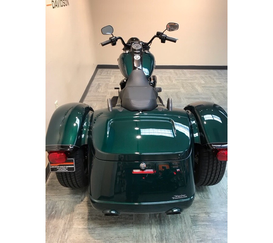 2024 Harley-Davidson Freewheeler Alpine Green / Vivid Black FLRT