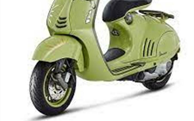 2023 Vespa 946 10 Anniversario 150