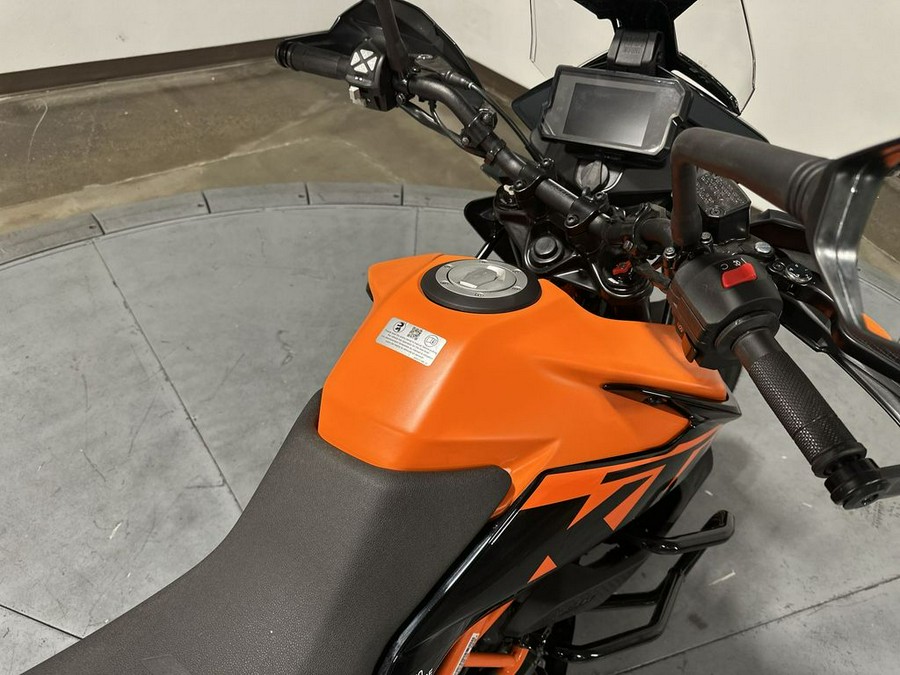 2024 KTM Adventure 390