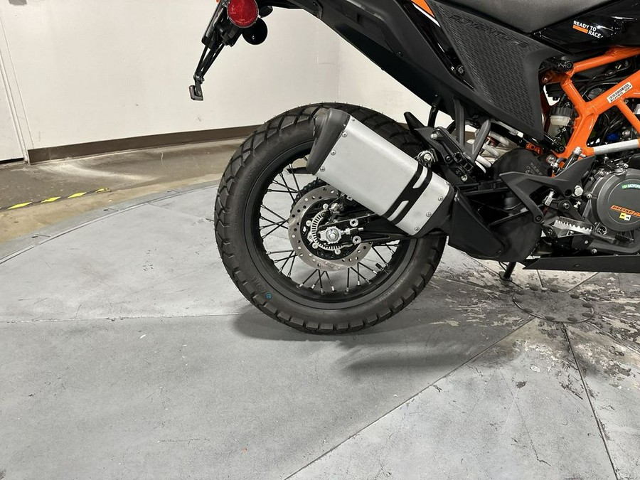 2024 KTM Adventure 390
