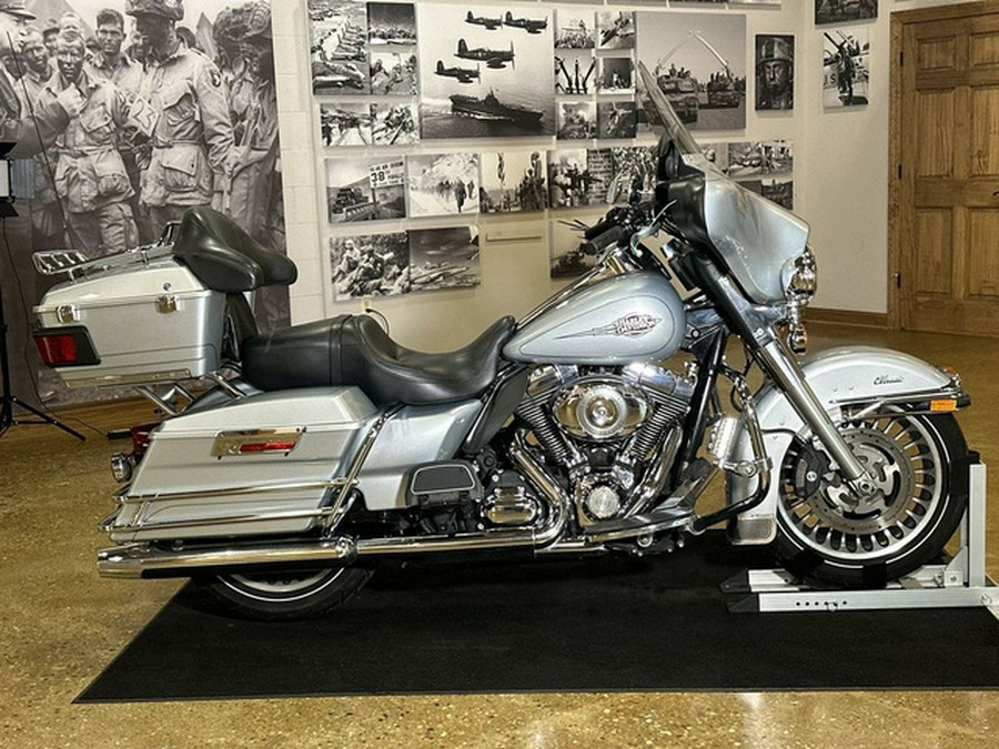 2011 Harley-Davidson FLHTC - Electra Glide Classic