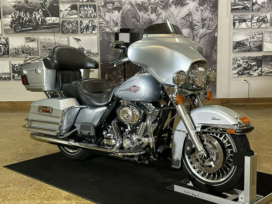 2011 Harley-Davidson FLHTC - Electra Glide Classic