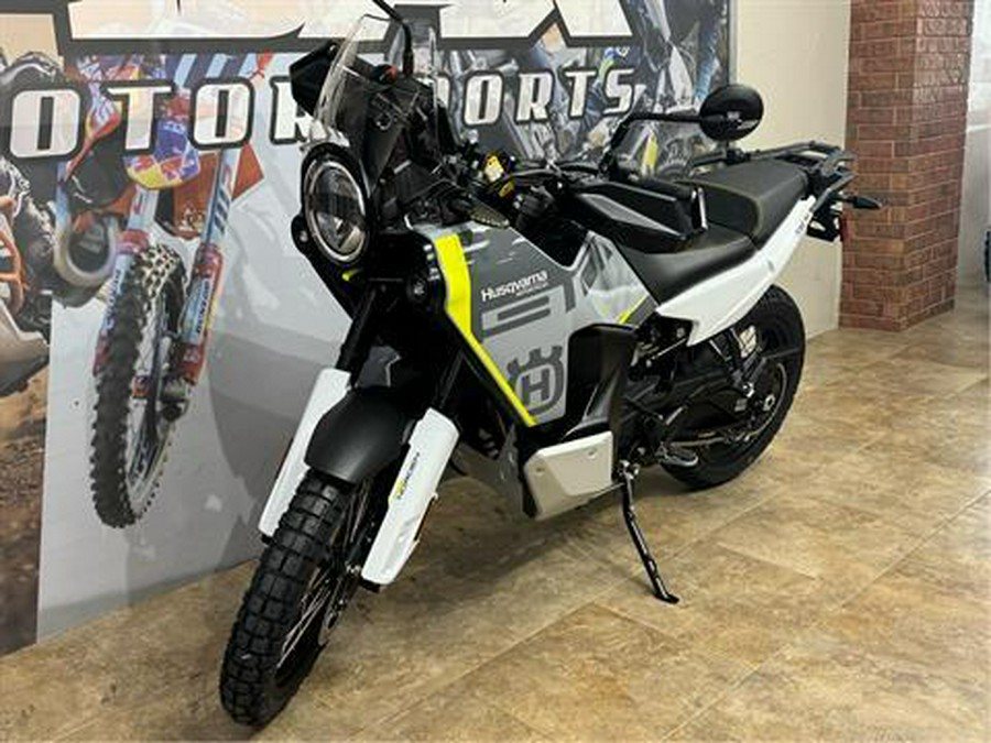 2025 Husqvarna Norden 901