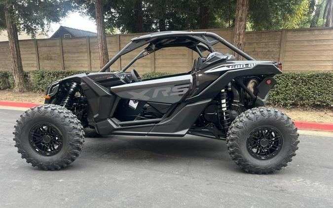 2026 Can-Am® Maverick X3 X rs Turbo RR Triple Black_4.5 in
