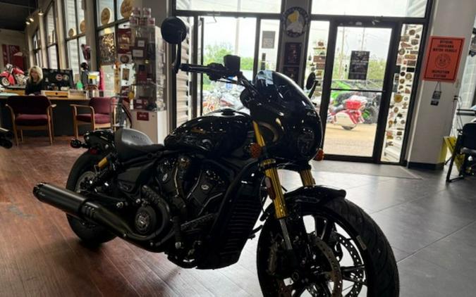 2026 Indian Motorcycle® 101 Scout® Black Crystal with Super Graphite