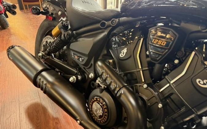 2026 Indian Motorcycle® 101 Scout® Black Crystal with Super Graphite
