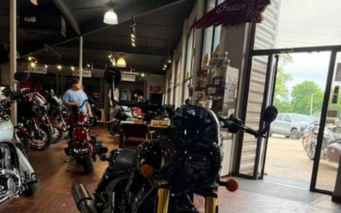 2026 Indian Motorcycle® 101 Scout® Black Crystal with Super Graphite