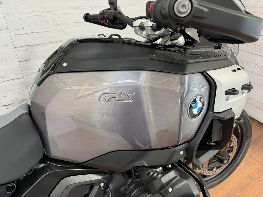 2026 BMW R 1300 GS ADVENTURE AUTOSHIFT TRIPLE BLACK PACKAGE