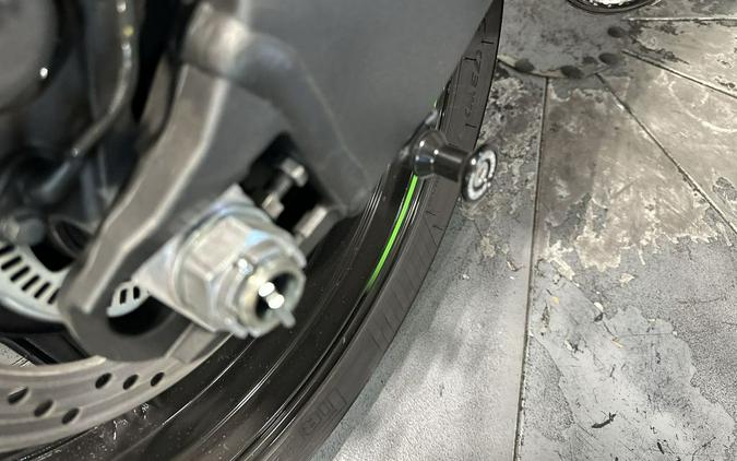2025 Kawasaki Ninja® ZX™-6R Base