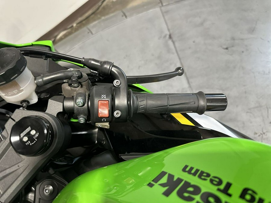 2025 Kawasaki Ninja® ZX™-6R Base